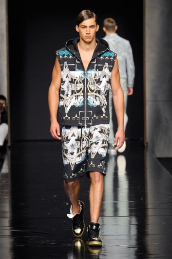 Fotoservizio/SS 2015/MEN/JOHN RICHMOND/DP1/26