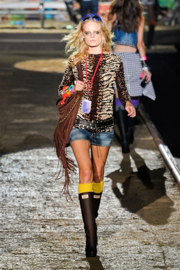 Fotoservizio/SS 2012/WOMEN/DSQUARED2/4