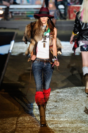 Fotoservizio/SS 2012/WOMEN/DSQUARED2/2