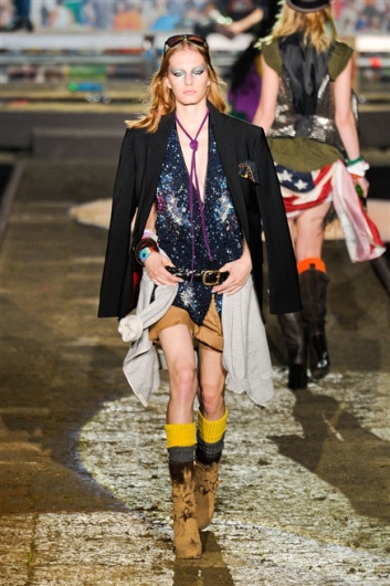 Fotoservizio/SS 2012/WOMEN/DSQUARED2/14