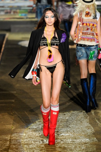 Fotoservizio/SS 2012/WOMEN/DSQUARED2/17