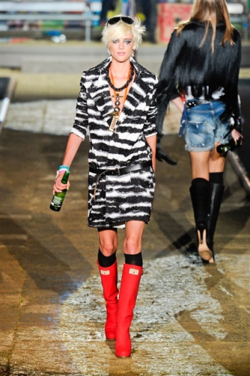 Fotoservizio/SS 2012/WOMEN/DSQUARED2/20