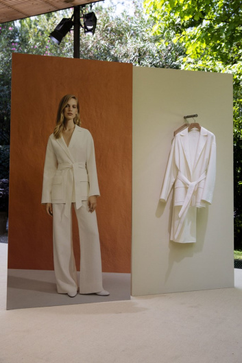 Fotoservizio/SS 2020/WOMEN/PRESENTAZIONE/LORO PIANA/DP2/9