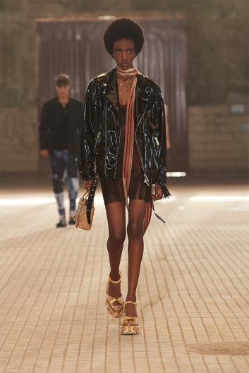 Fotoservizio/SS 2022/WOMEN/SFILATA/DSQUARED2/DP2/4