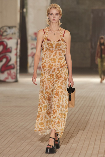 Fotoservizio/SS 2022/WOMEN/SFILATA/DSQUARED2/DP2/8