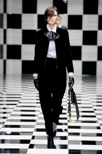 Fotoservizio/FW 22-23/WOMEN/SFILATA/EMPORIO ARMANI/DP2/0