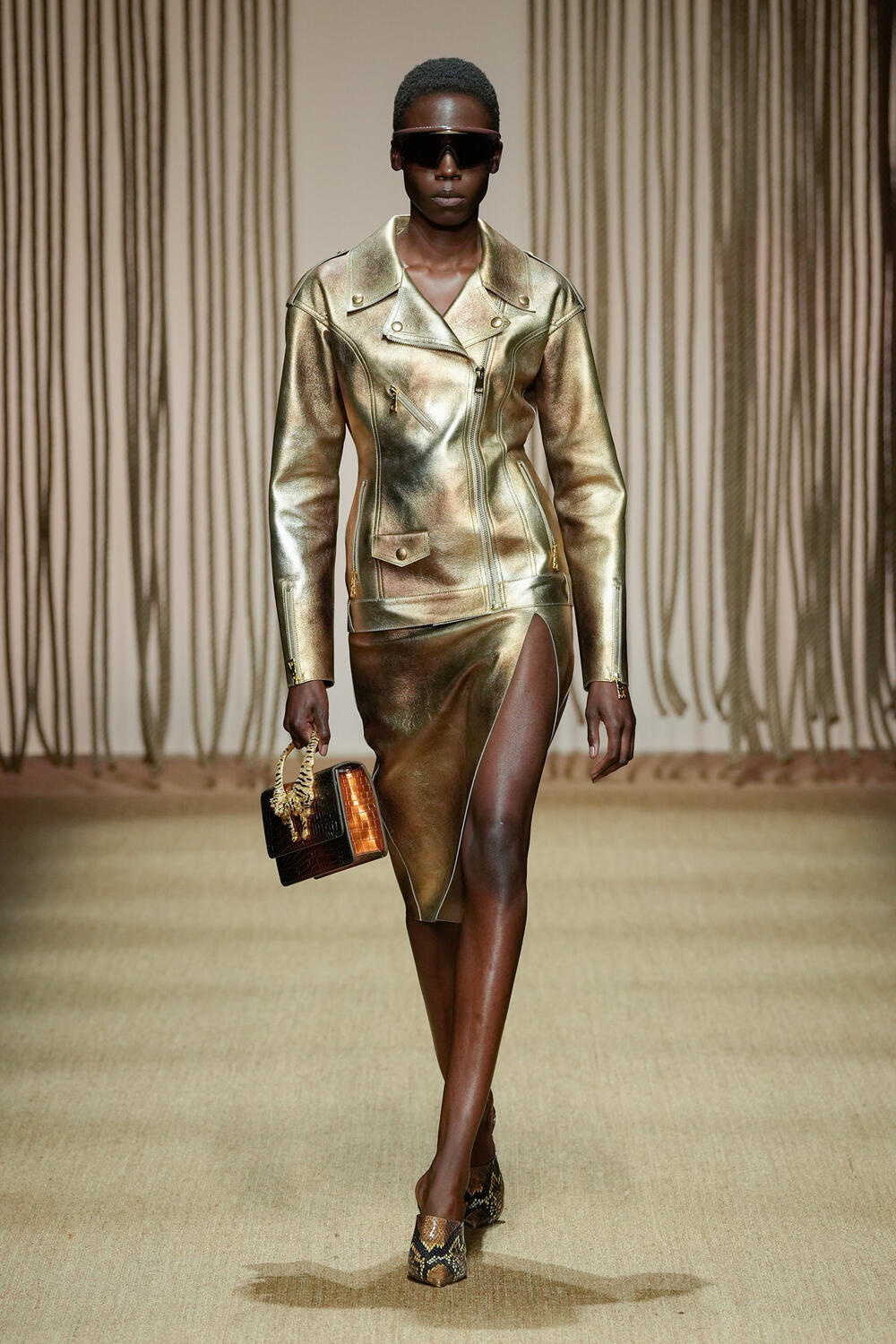 ROBERTO CAVALLI WOMEN SS 2025 - Foto #21