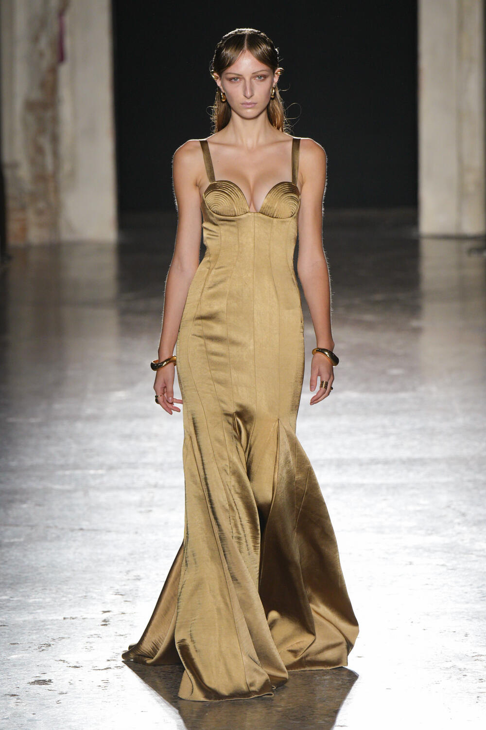 PHAN DANG HOANG WOMEN SS 2025 - Foto #1