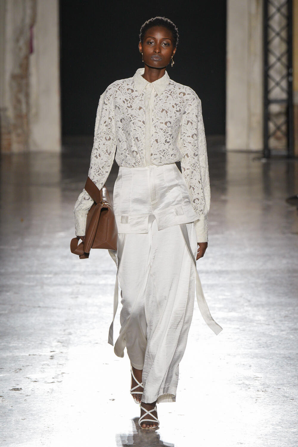 PHAN DANG HOANG WOMEN SS 2025 - Foto #25