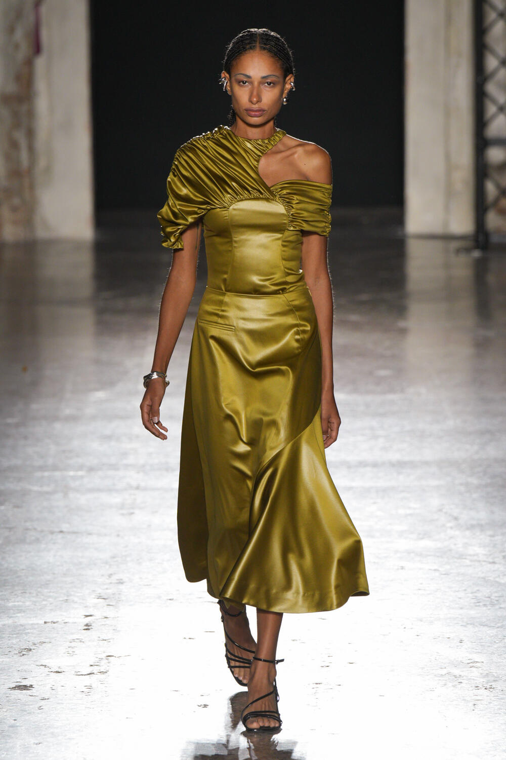 PHAN DANG HOANG WOMEN SS 2025 - Foto #36