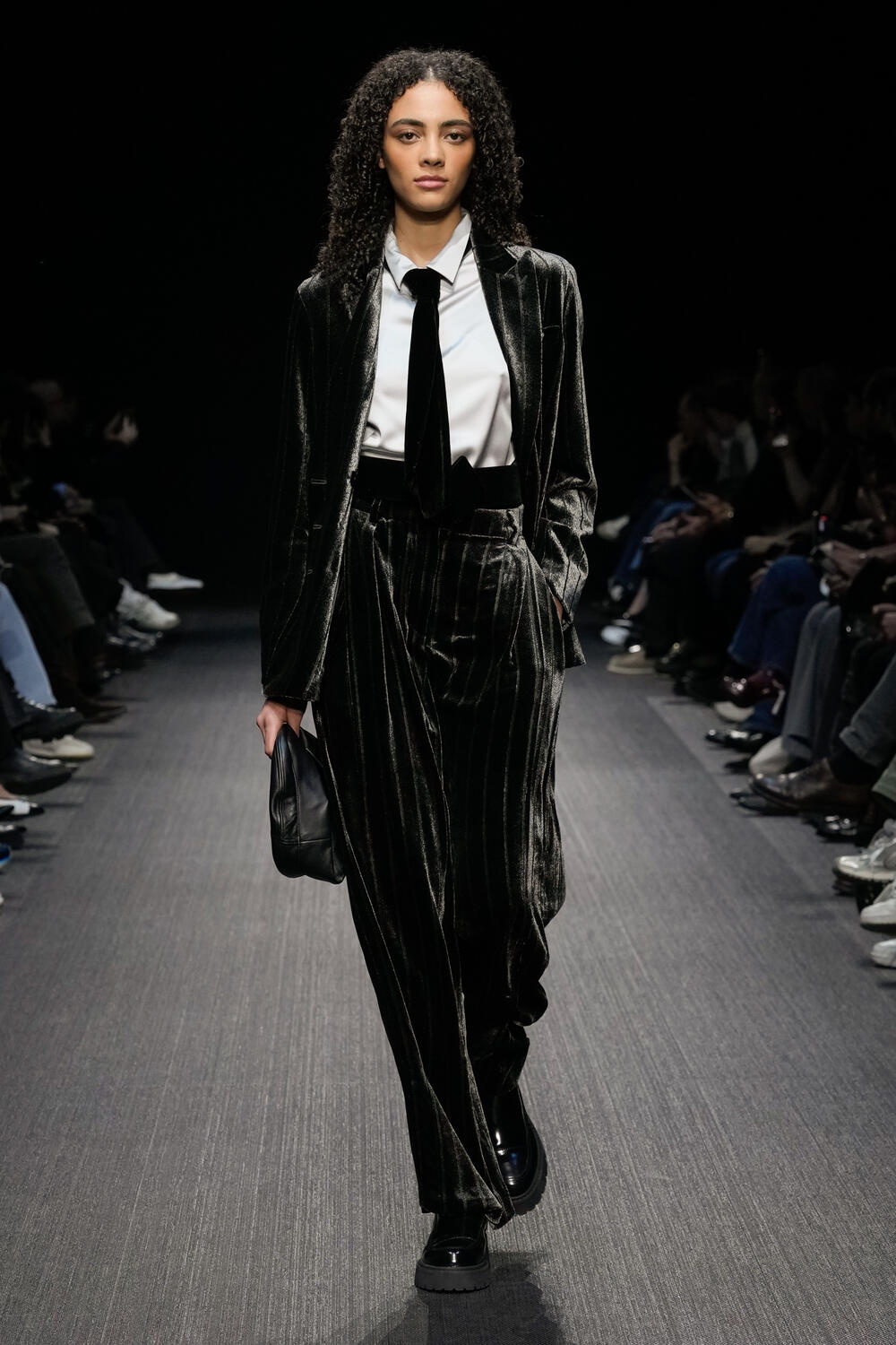 EMPORIO ARMANI WOMEN FW 25-26 - Foto #2