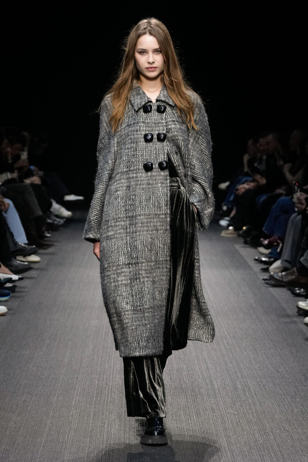 EMPORIO ARMANI WOMEN FW 25-26 - Foto #3