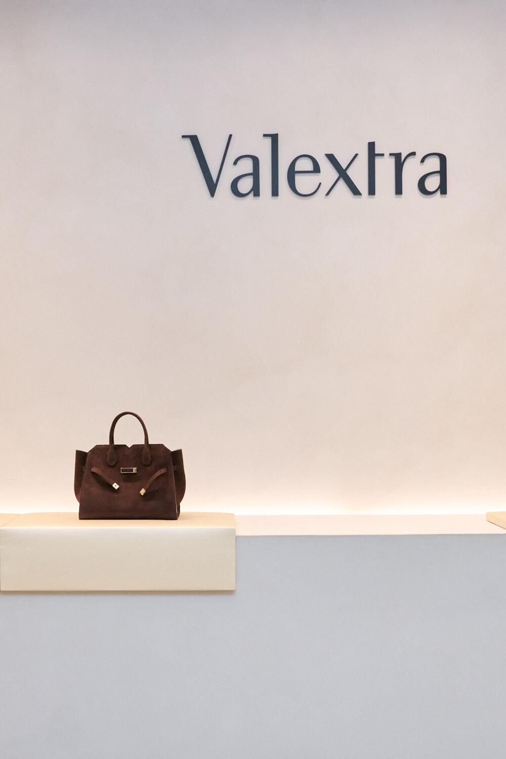 VALEXTRA WOMEN FW 25-26 - Foto #0