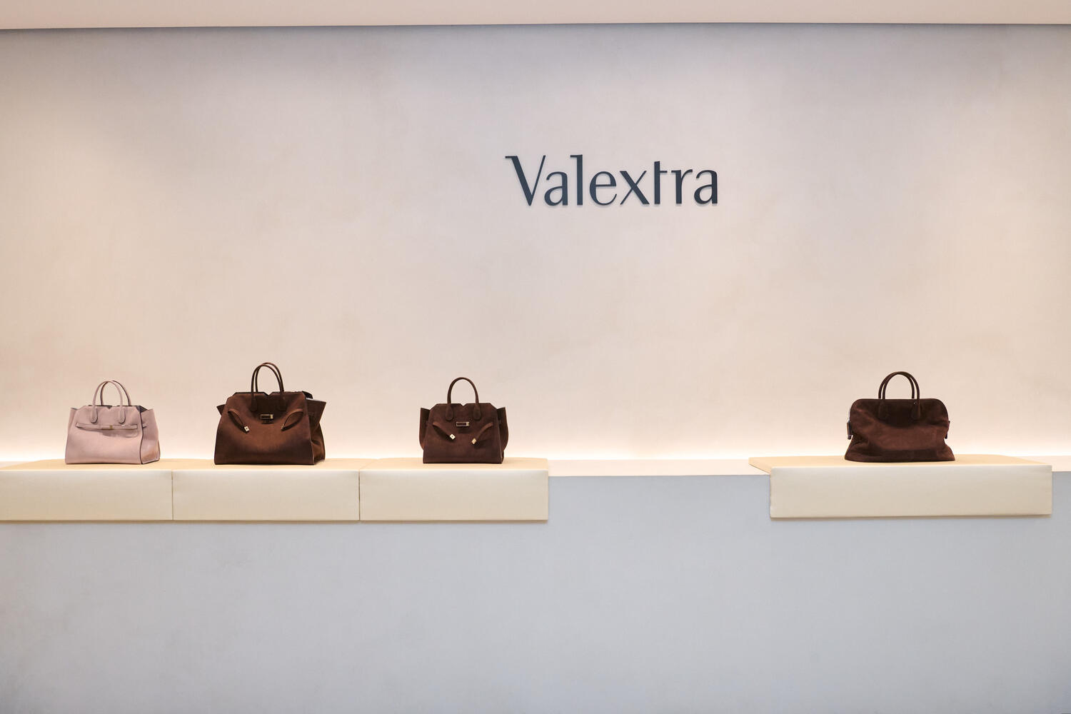 VALEXTRA WOMEN FW 25-26 - Foto #1