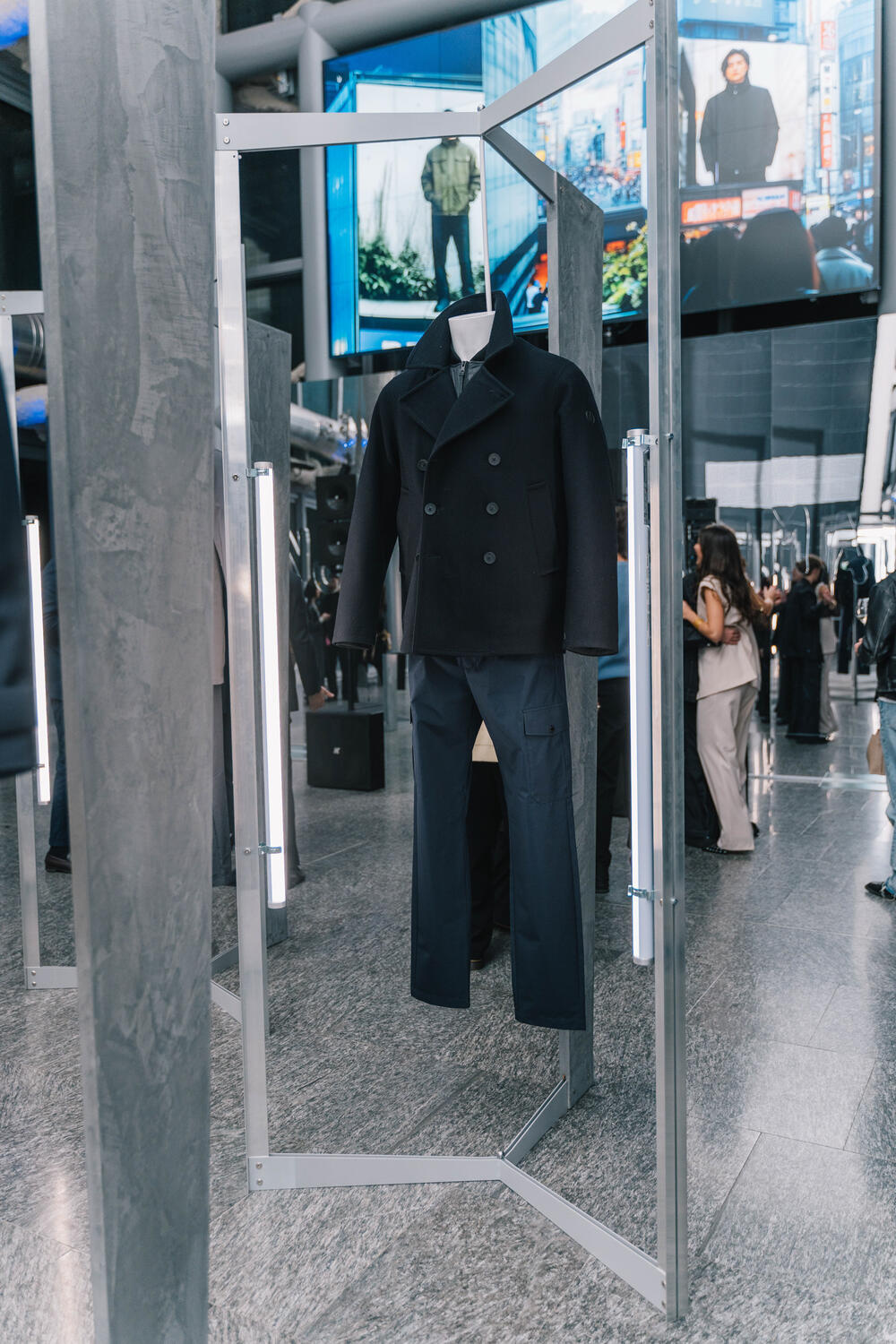 PEOPLE OF SHIBUYA MEN FW 25-26 - Foto #14