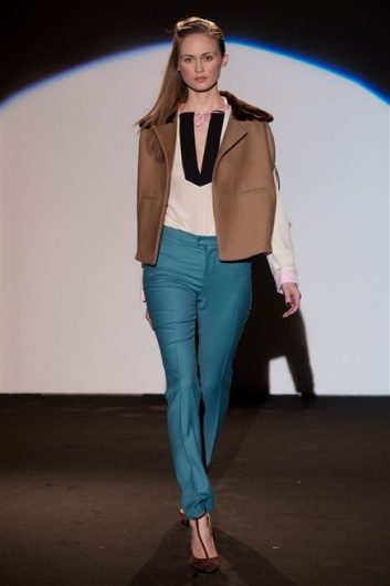 Fotoservizio/FW 2012-2013/WOMEN/ROBERTO MUSSO/16