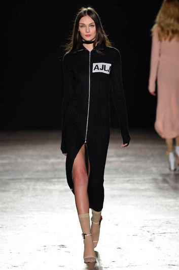 Fotoservizio/FW 2016-2017/WOMEN/AU JOUR LE JOUR/DP2/24