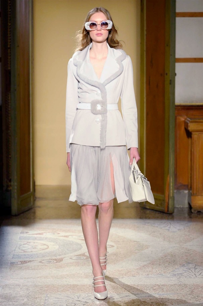 Fotoservizio/FW 2017-2018/WOMEN/BLUMARINE/DP2/3