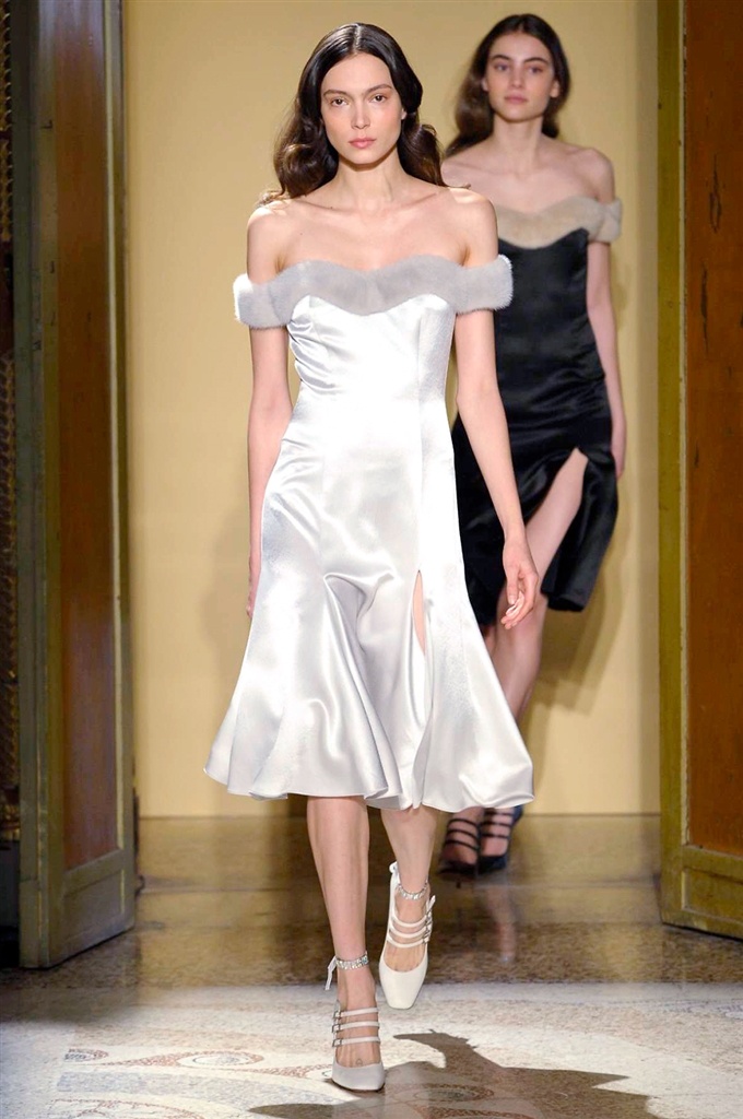 Fotoservizio/FW 2017-2018/WOMEN/BLUMARINE/DP2/1