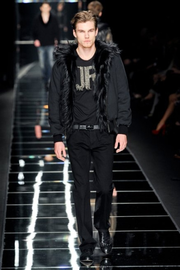 Fotoservizio/FW 2012-2013/MEN/JOHN RICHMOND/D1/38