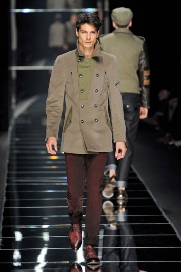 Fotoservizio/FW 2012-2013/MEN/JOHN RICHMOND/D1/1