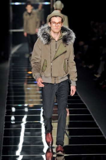 Fotoservizio/FW 2012-2013/MEN/JOHN RICHMOND/D1/4