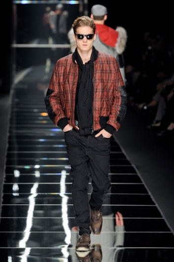 Fotoservizio/FW 2012-2013/MEN/JOHN RICHMOND/D1/16