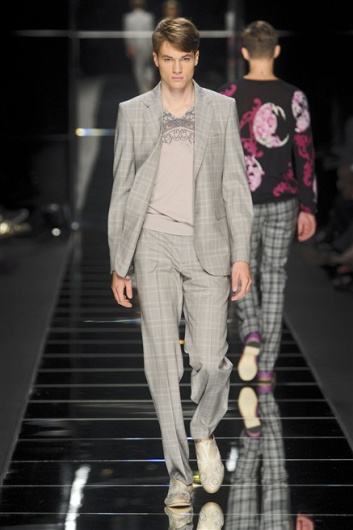 Fotoservizio/SS 2012/MEN/JOHN RICHMOND/D1/4