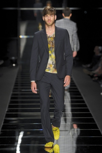 Fotoservizio/SS 2012/MEN/JOHN RICHMOND/D1/6