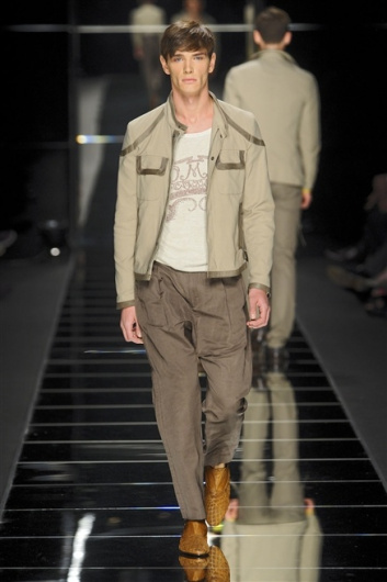 Fotoservizio/SS 2012/MEN/JOHN RICHMOND/D1/9