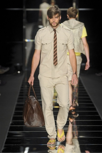 Fotoservizio/SS 2012/MEN/JOHN RICHMOND/D1/13