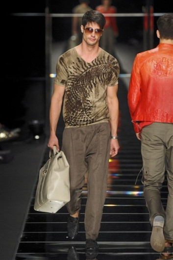 Fotoservizio/SS 2012/MEN/JOHN RICHMOND/D1/18