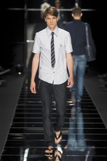 Fotoservizio/SS 2012/MEN/JOHN RICHMOND/D1/22