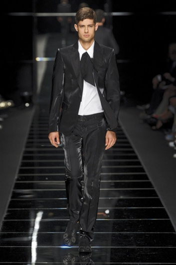 Fotoservizio/SS 2012/MEN/JOHN RICHMOND/D1/37