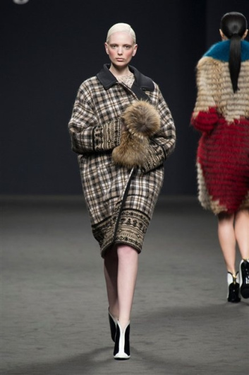 Fotoservizio/FW 2013-2014/WOMEN/ANGELO MARANI/DP1/21